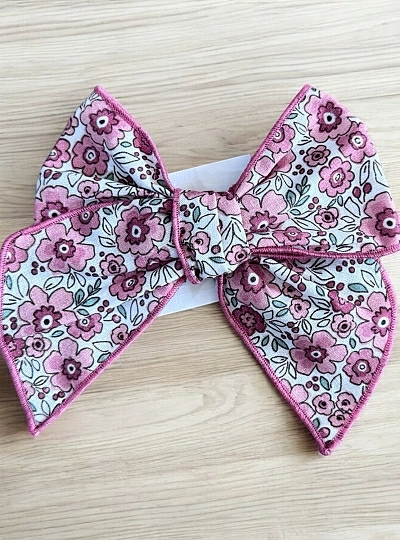 Lila Flicka collection bow from Martinique