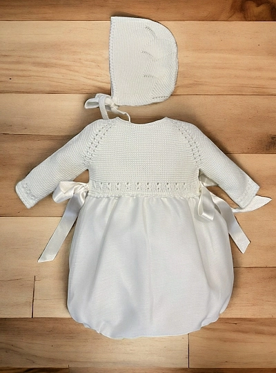 Unisex romper and bonnet set. Cloud model