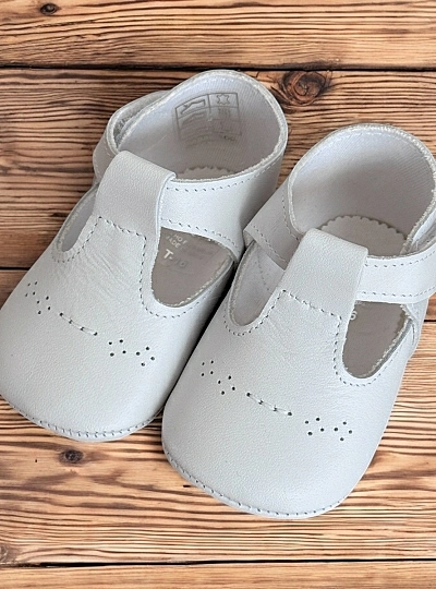 White leather sandal for boys